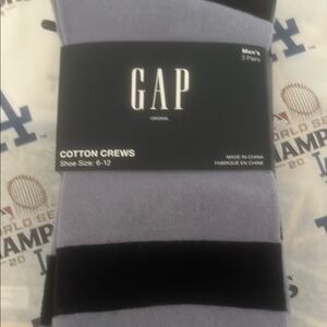 GAP Men's Cotton Crew Socks in Gray and Black